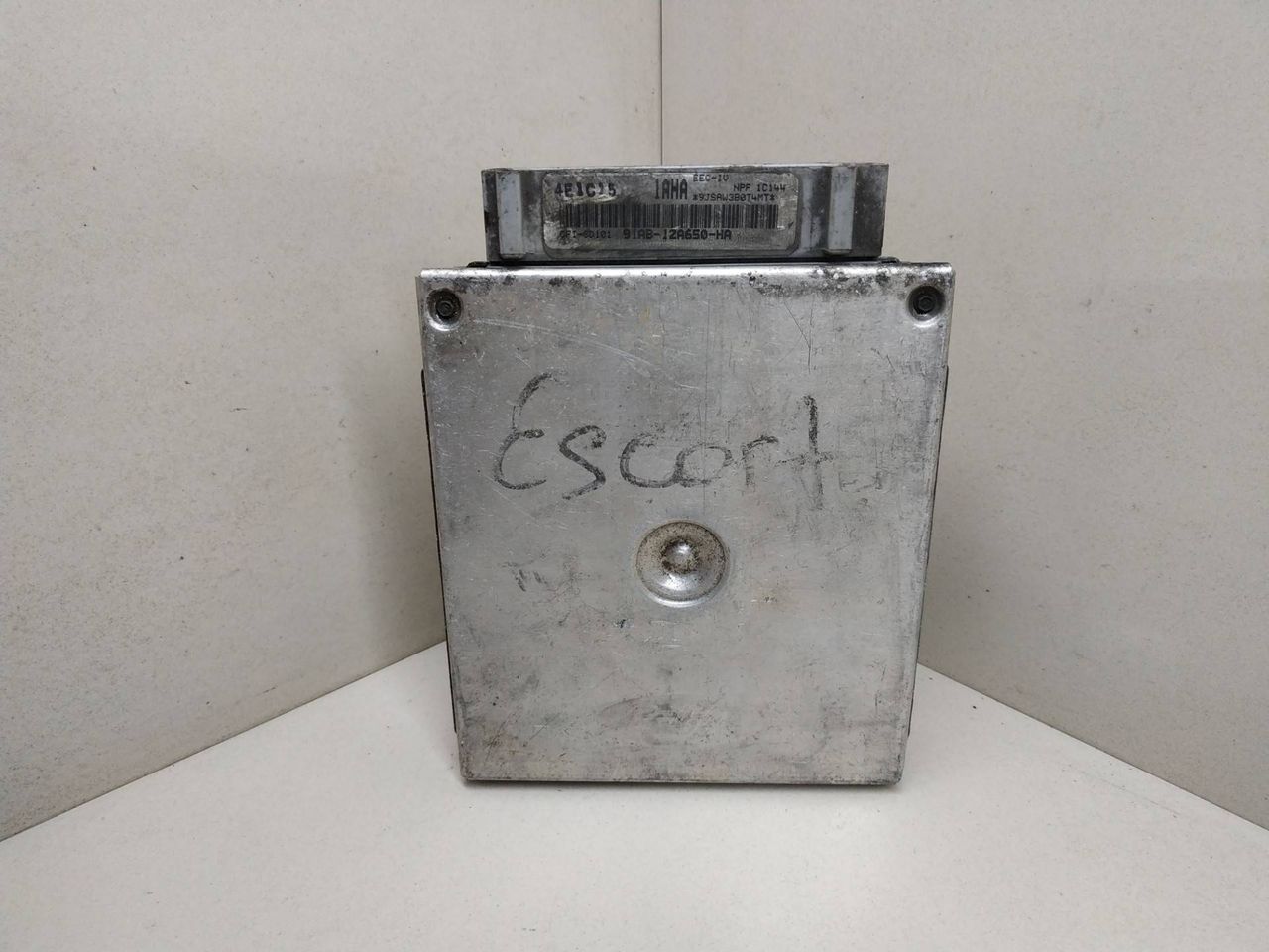 блок управления двигателем Ford Escort 5 поколение 1991, 1.4 л., бензин, 91BB-12A650-HA, 1AHA - фото №1