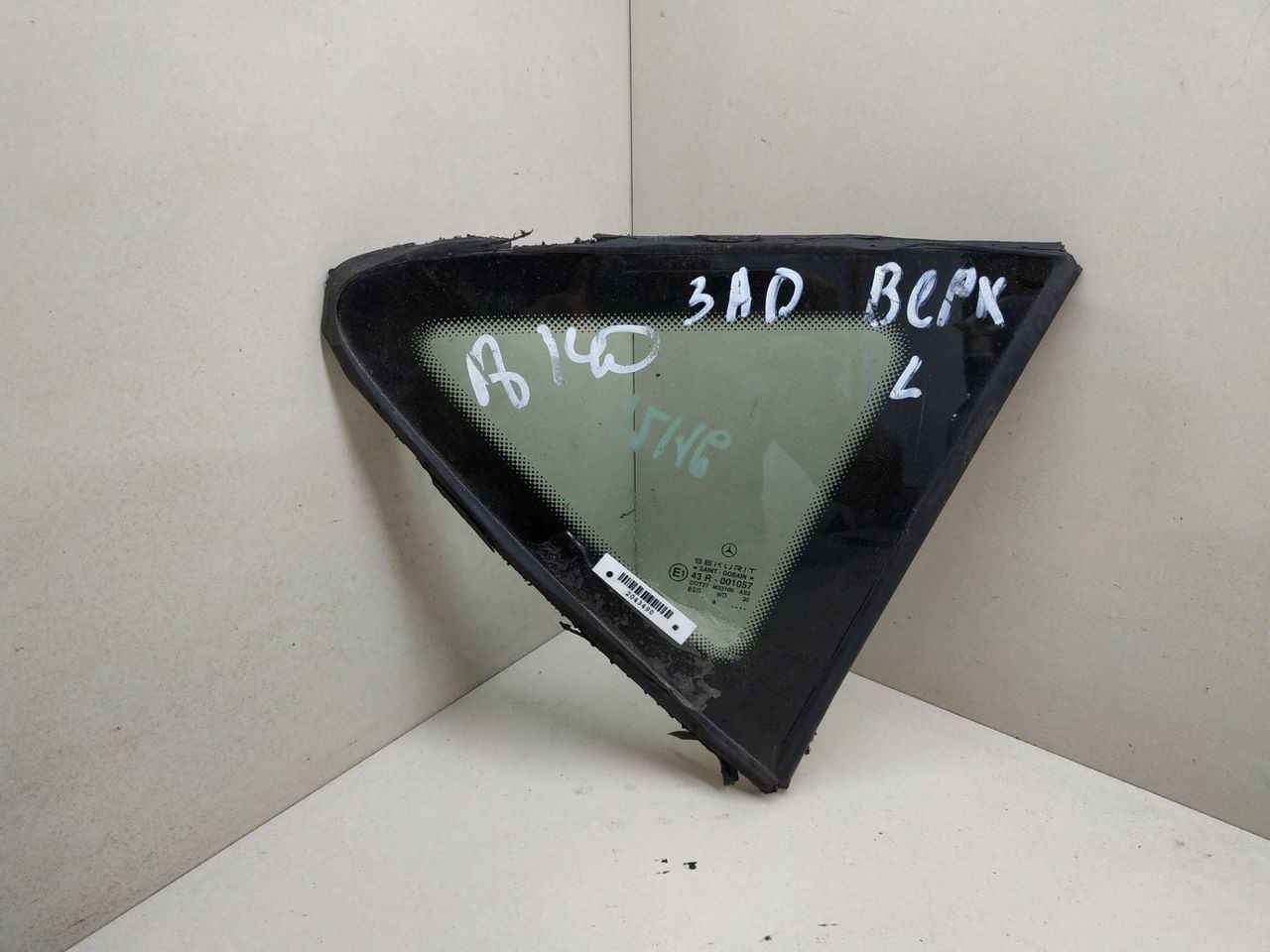 стекло кузовное боковое левое Mercedes-Benz A-Класс W168 1998 - фото №1