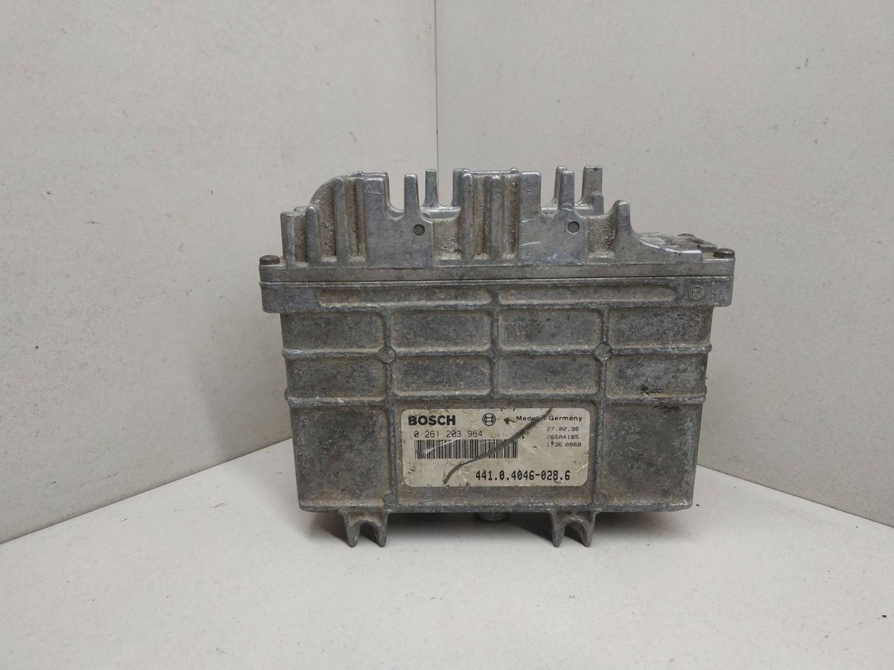 блок управления двигателем Skoda Felicia 1 поколение 1995, 1.3 л., бензин, BOSCH, 441.0.4046-028.6, 0261203964 - фото №1