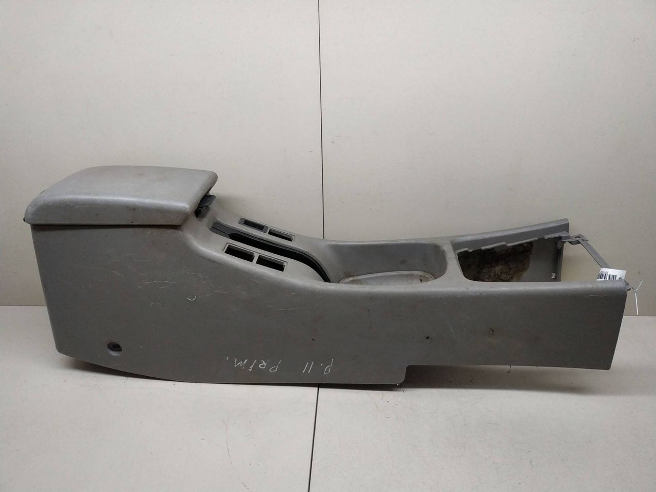 консоль салона Nissan Primera P11 2000 - фото №1