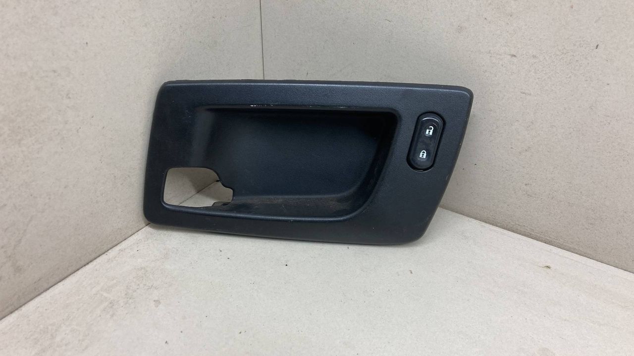 кнопка центрального замка Cadillac CTS 1 поколение 2004, 3.6 л., i, LY7, бензин, АКПП, чёрный, седан, задний привод, 25752613 - фото №1