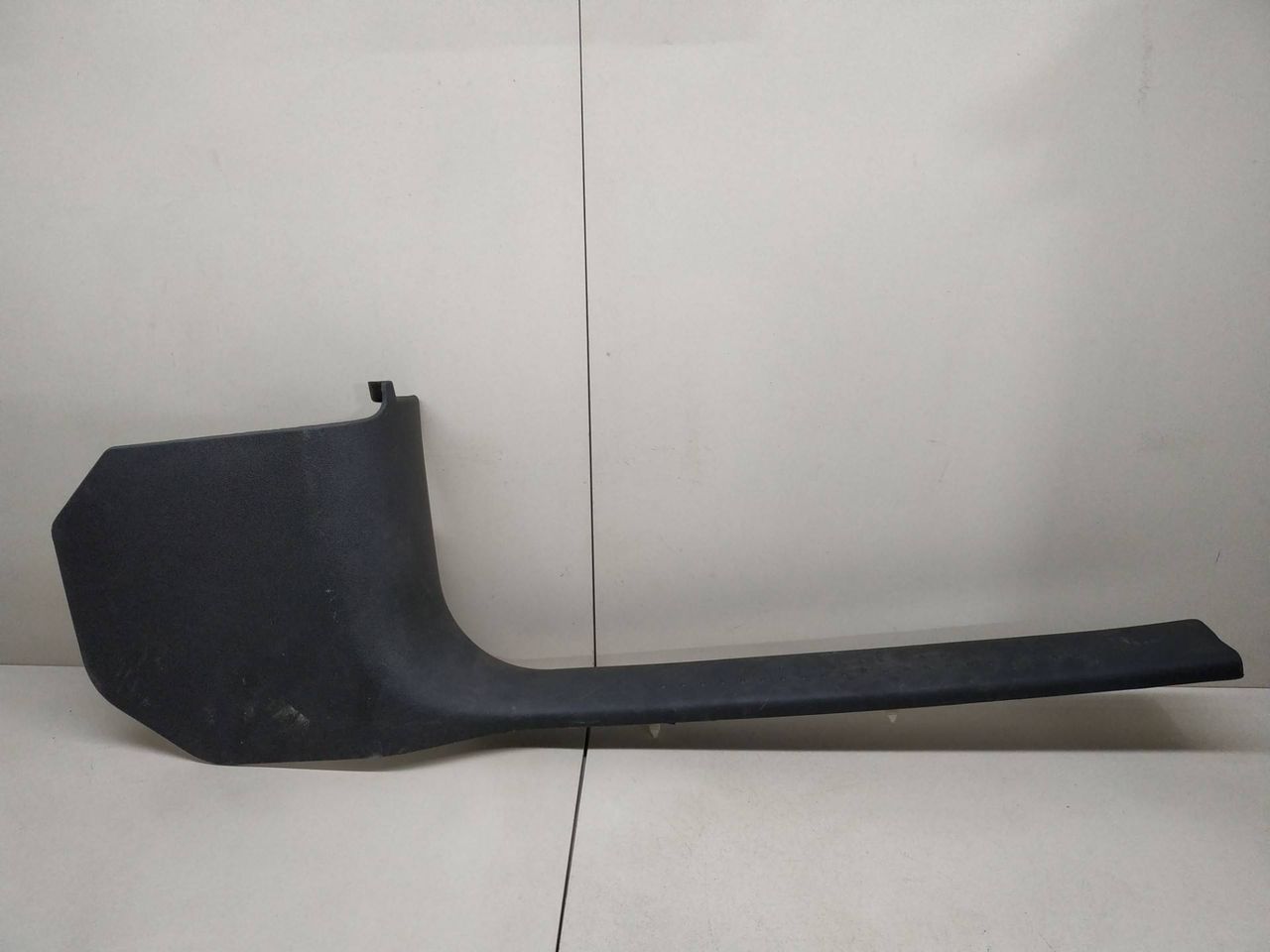 пластик Cadillac CTS 1 поколение 2004, 3.6 л., i, LY7, бензин, АКПП, чёрный, седан, задний привод, 25764668 - фото №1
