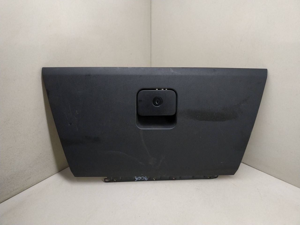 бардачок Cadillac CTS 1 поколение 2004, 3.6 л., i, LY7, бензин, АКПП, чёрный, седан, задний привод, 25771232 - фото №1