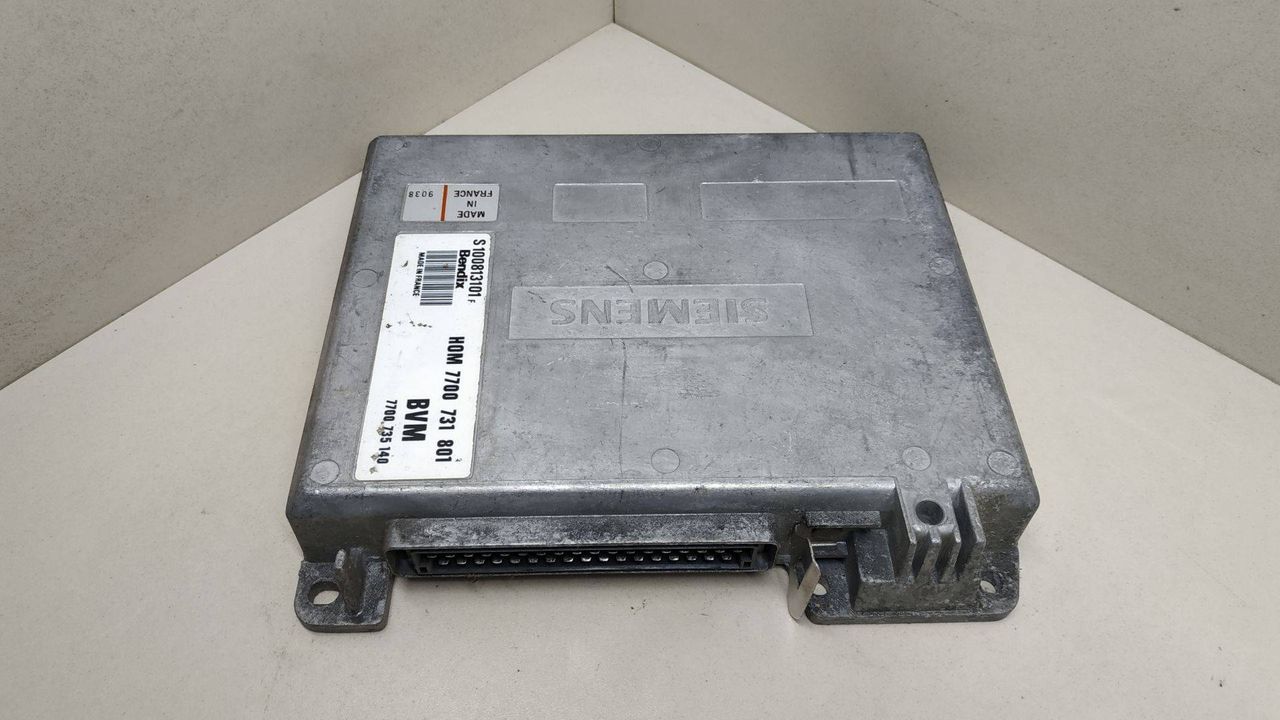 блок управления двигателем Renault 5 2 поколение 1995, 1.4 л., бензин, BVM, HOM7700731801, BENDIX, 770073510, S100813101F - фото №1