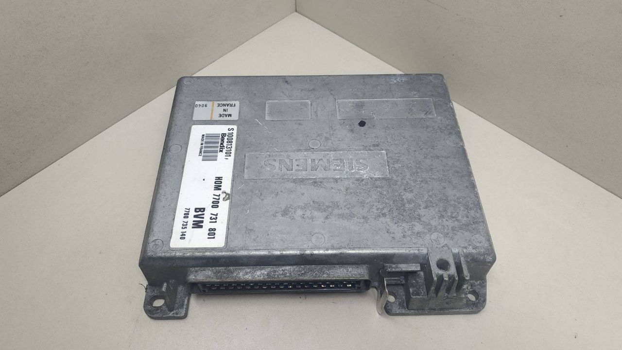 блок управления двигателем Renault 5 2 поколение 1995, 1.4 л., бензин, BVM, HOM7700731801, BENDIX, 770073510, S100813101F - фото №1