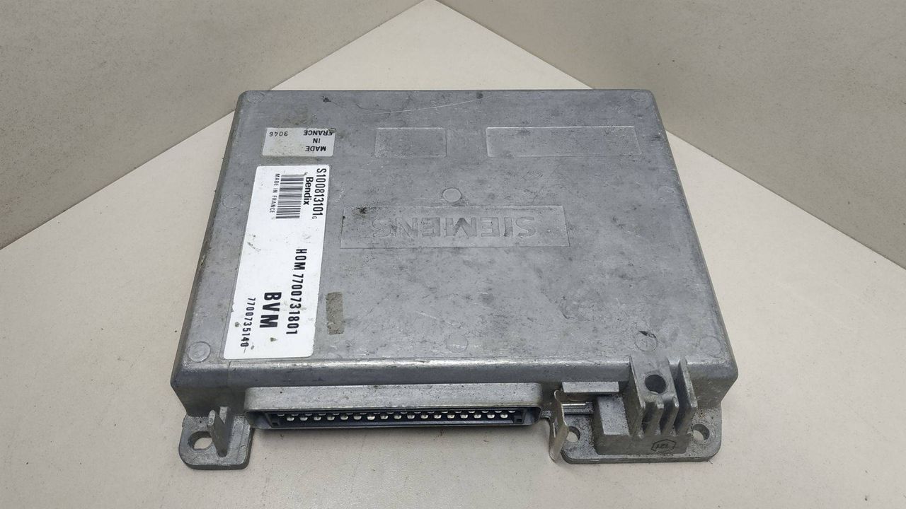 блок управления двигателем Renault Clio 1 поколение 1995, 1.4 л., BVM, HOM7700731801, 7700735140, BENDIX, S100813101G - фото №1