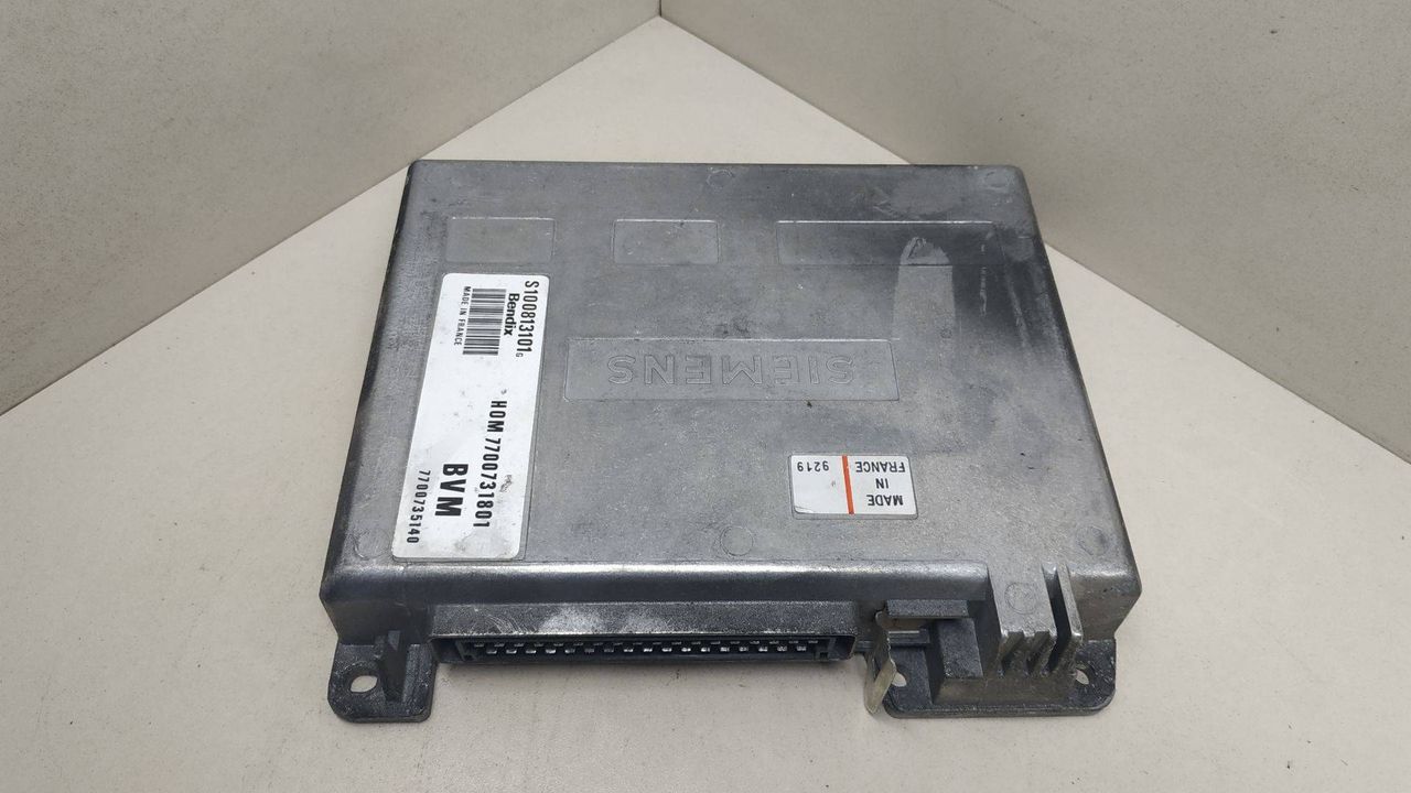 блок управления двигателем Renault 5 2 поколение 1995, 1.4 л., BVM, HOM7700731801, 7700735140, BENDIX, S100813101G - фото №1