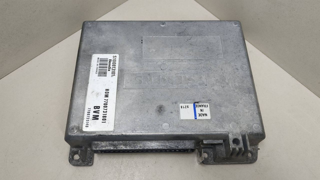 блок управления двигателем Renault 5 2 поколение 1995, 1.4 л., BVM, HOM7700731801, 7700735140, BENDIX, S100813101G - фото №1