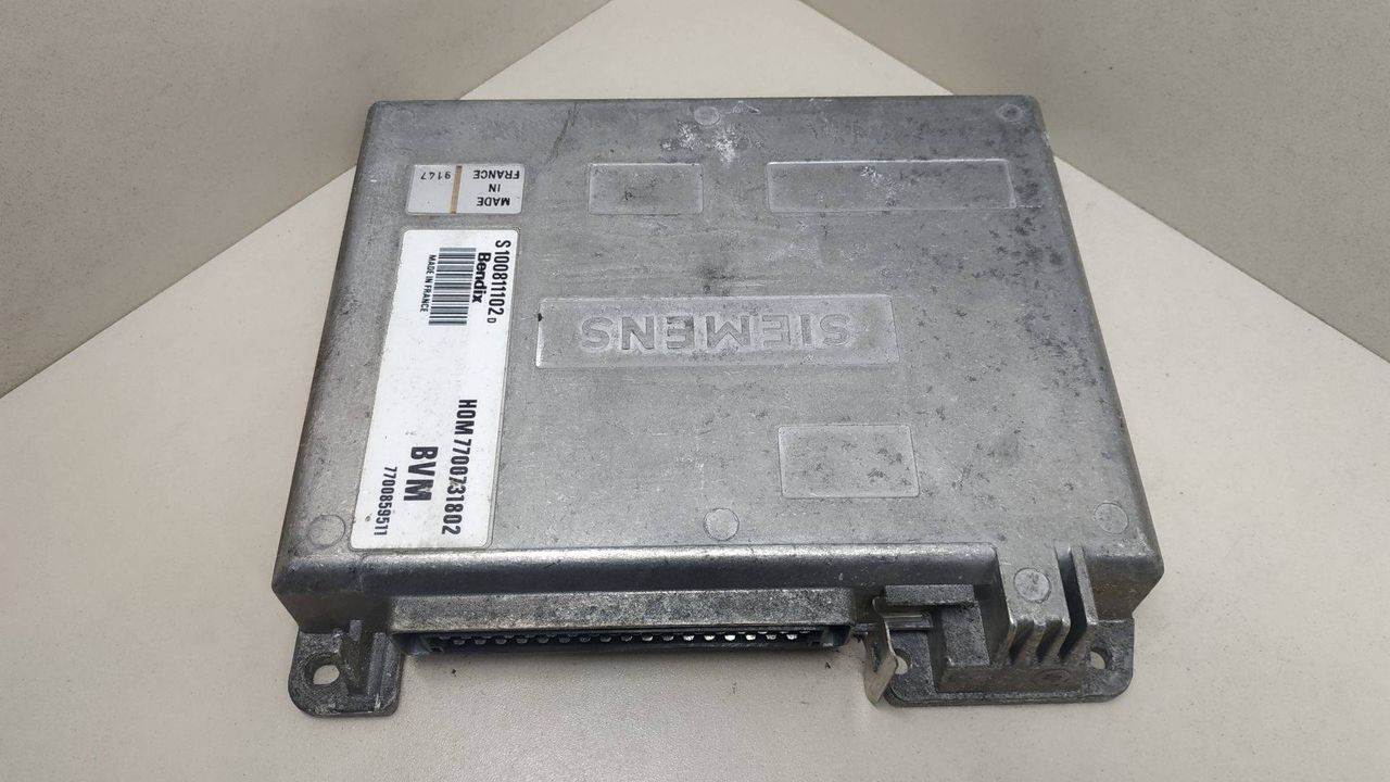 блок управления двигателем Renault 19 1 поколение 1990, 1.7 л., бензин, HOM7700731802, 7700859511, S100811102D - фото №1