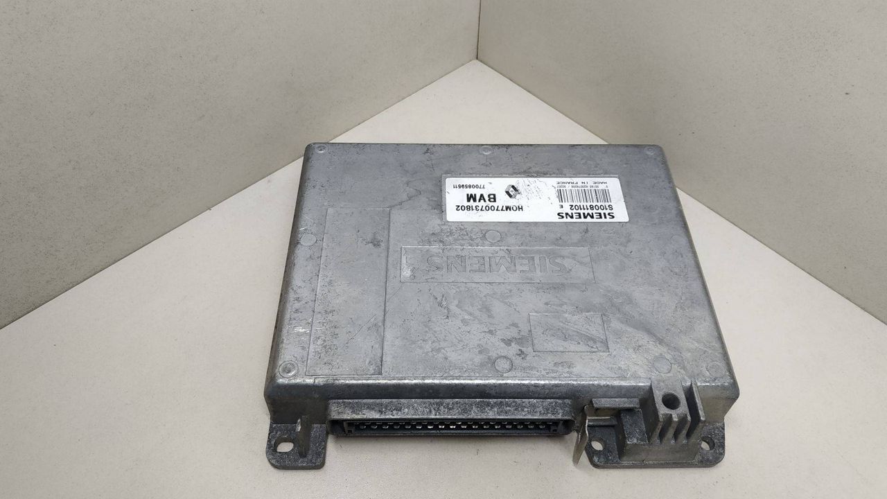 блок управления двигателем Renault 5 2 поколение 1993, 1.7 л., бензин, HOM7700731802, 7700859511, S100811102E - фото №1