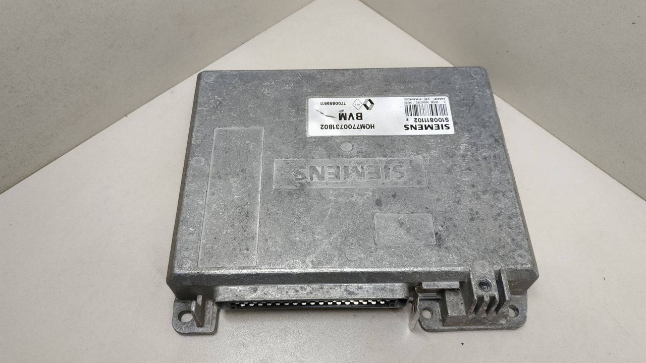 блок управления двигателем Renault 19 2 поколение 1999, 1.7 л., бензин, HOM7700731802, 7700859511, S100811102F - фото №1