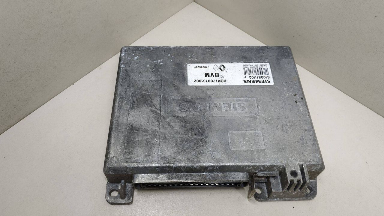 блок управления двигателем Renault 5 2 поколение 1993, 1.7 л., бензин, HOM7700731802, 7700859511, S100811102F - фото №1