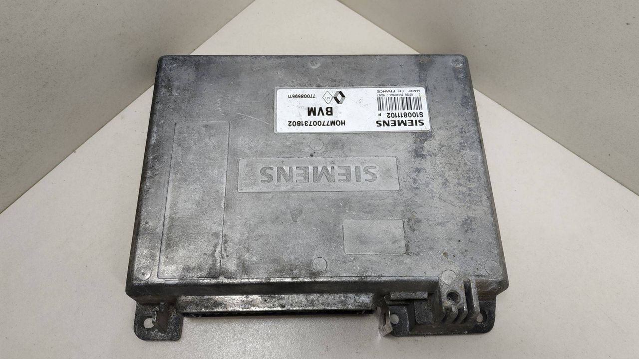 блок управления двигателем Renault 5 2 поколение 1993, 1.7 л., бензин, HOM7700731802, 7700859511, S100811102F - фото №1