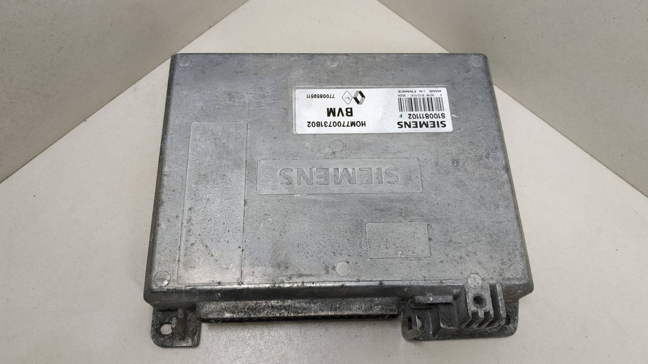 блок управления двигателем Renault 19 1 поколение 1990, 1.7 л., бензин, HOM7700731802, 7700859511, S100811102F - фото №1