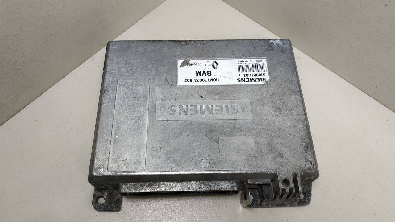 блок управления двигателем Renault 5 2 поколение 1993, 1.7 л., бензин, HOM7700731802, 7700859511, S100811102F - фото №1