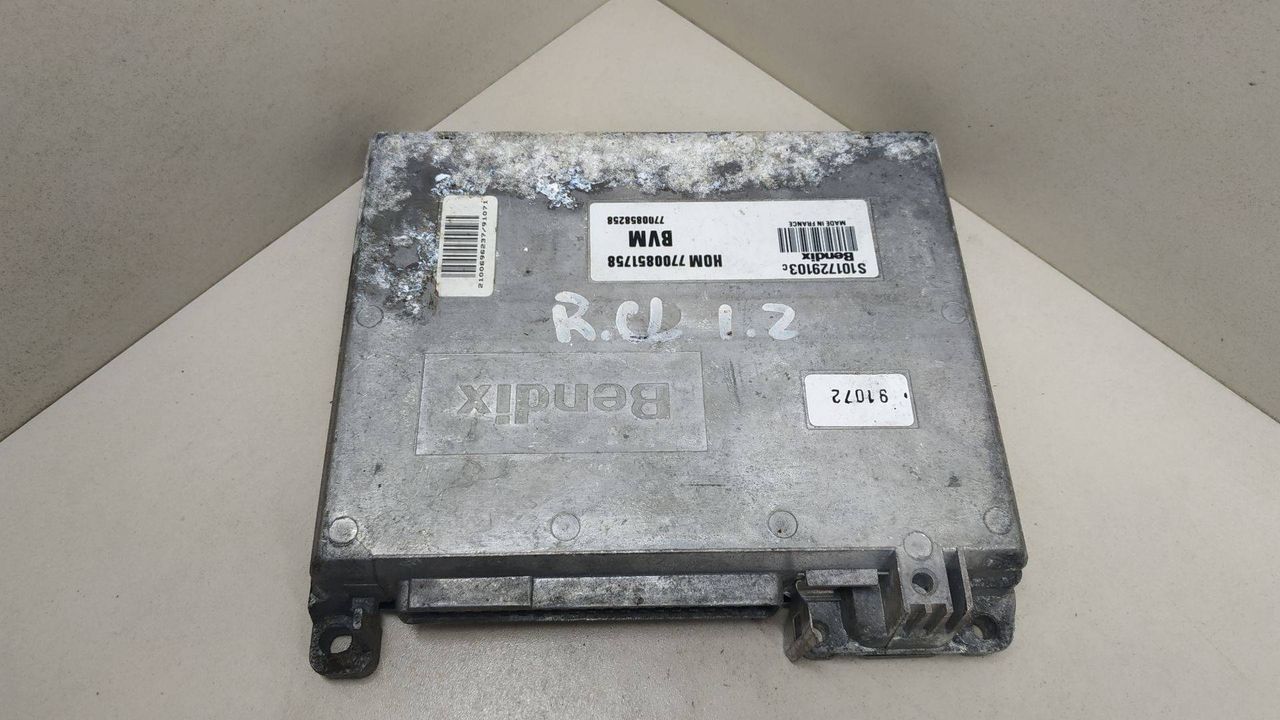блок управления двигателем Renault Clio 2 поколение 1999, 1.2 л., бензин, 7700858258, HOM7700851758, S101729103C - фото №1