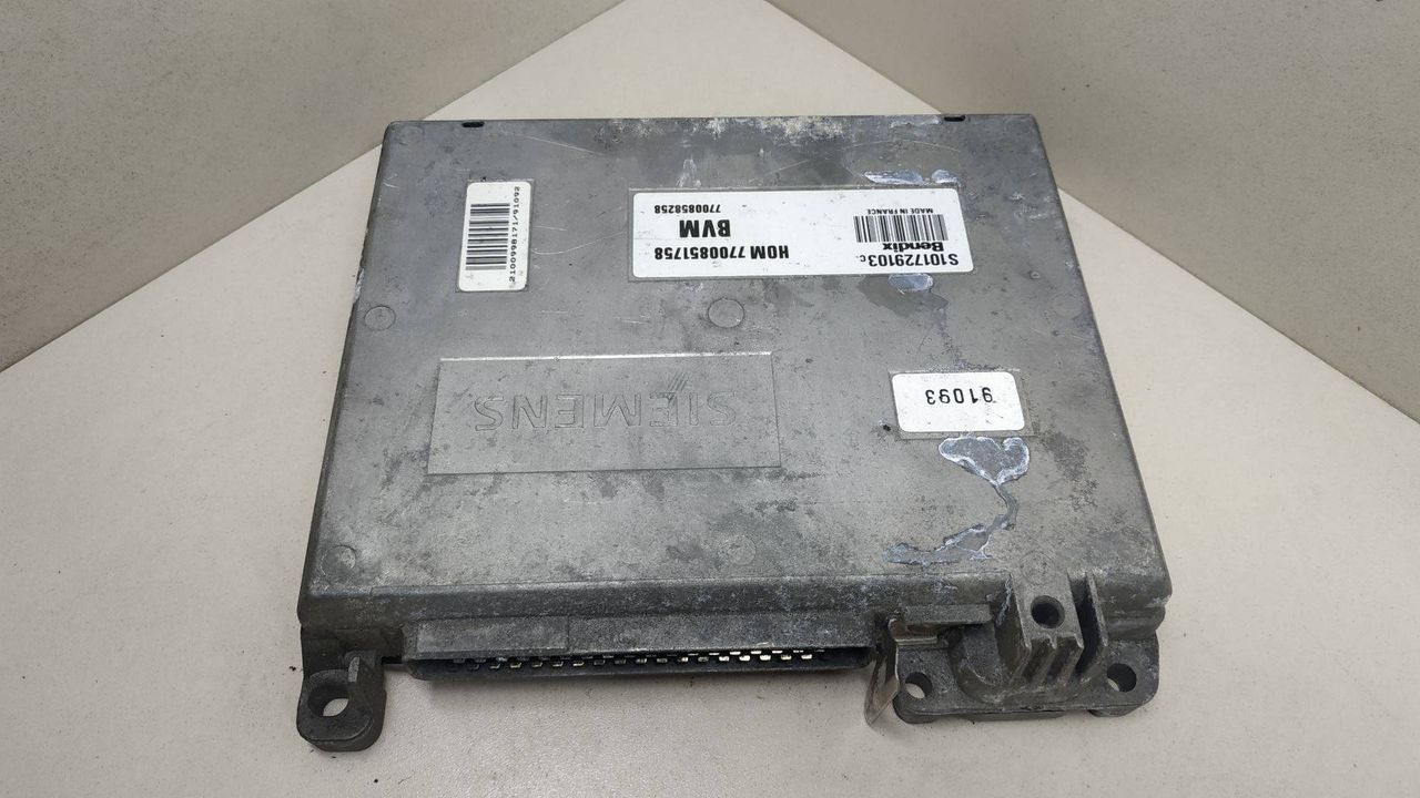 блок управления двигателем Renault Clio 2 поколение 1999, 1.2 л., бензин, 7700858258, HOM7700851758, S101729103C - фото №1