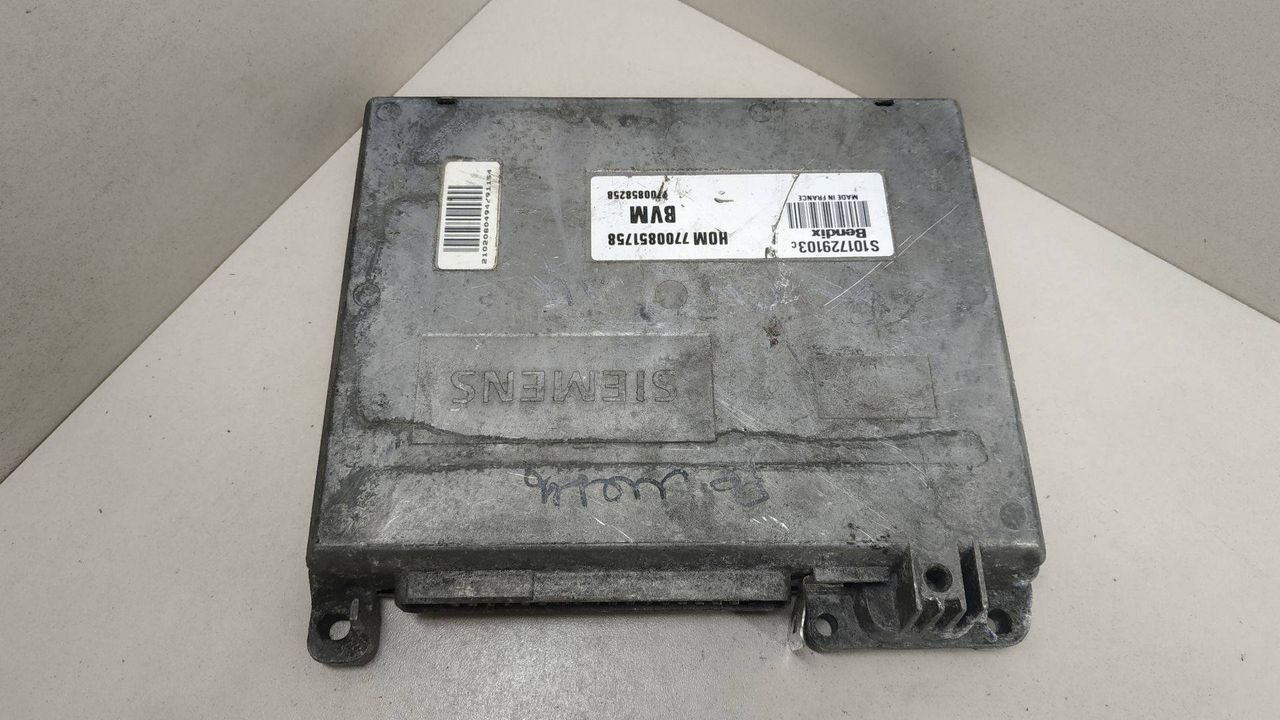 блок управления двигателем Renault Clio 2 поколение 1999, 1.2 л., бензин, 7700858258, HOM7700851758, S101729103C - фото №1
