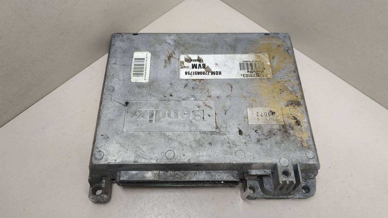 блок управления двигателем Renault Clio 1 поколение 1994, 1.2 л., бензин, 7700858258, HOM7700851758, S101729103C - фото №1