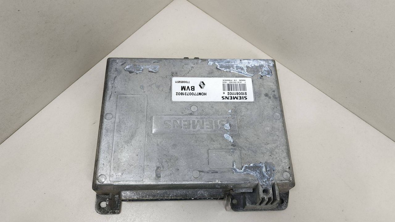 блок управления двигателем Renault 21 1 поколение 1988, 1.7 л., SIEMENS, BVM, HOM7700731802, 7700859511, S100811102E - фото №1