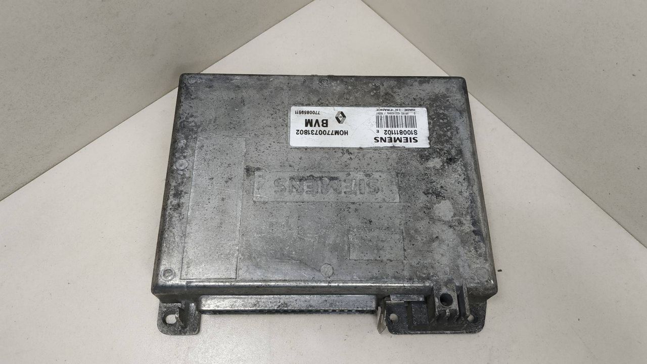 блок управления двигателем Renault 5 2 поколение 1994, 1.7 л., SIEMENS, BVM, HOM7700731802, 7700859511, S100811102E - фото №1