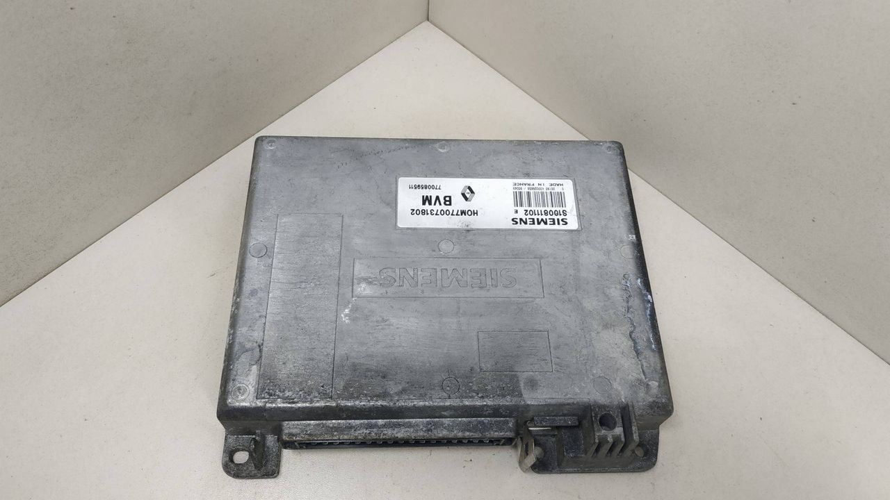 блок управления двигателем Renault 5 2 поколение 1994, 1.7 л., SIEMENS, BVM, HOM7700731802, 7700859511, S100811102E - фото №1