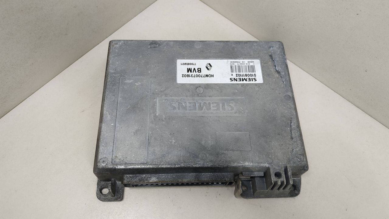 блок управления двигателем Renault 19 1 поколение 1990, 1.7 л., SIEMENS, BVM, HOM7700731802, 7700859511, S100811102E - фото №1