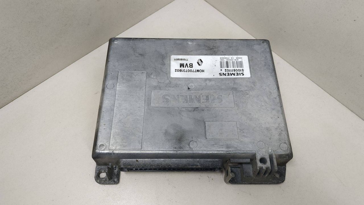 блок управления двигателем Renault 5 2 поколение 1994, 1.7 л., SIEMENS, BVM, HOM7700731802, 7700859511, S100811102E - фото №1