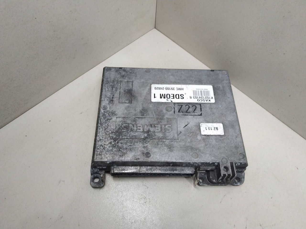 блок управления двигателем Hyundai Pony X2 1990, 1.5 л., бензин, SIEMENS, KASCO, K102124103B, HMC39100-24820 - фото №1