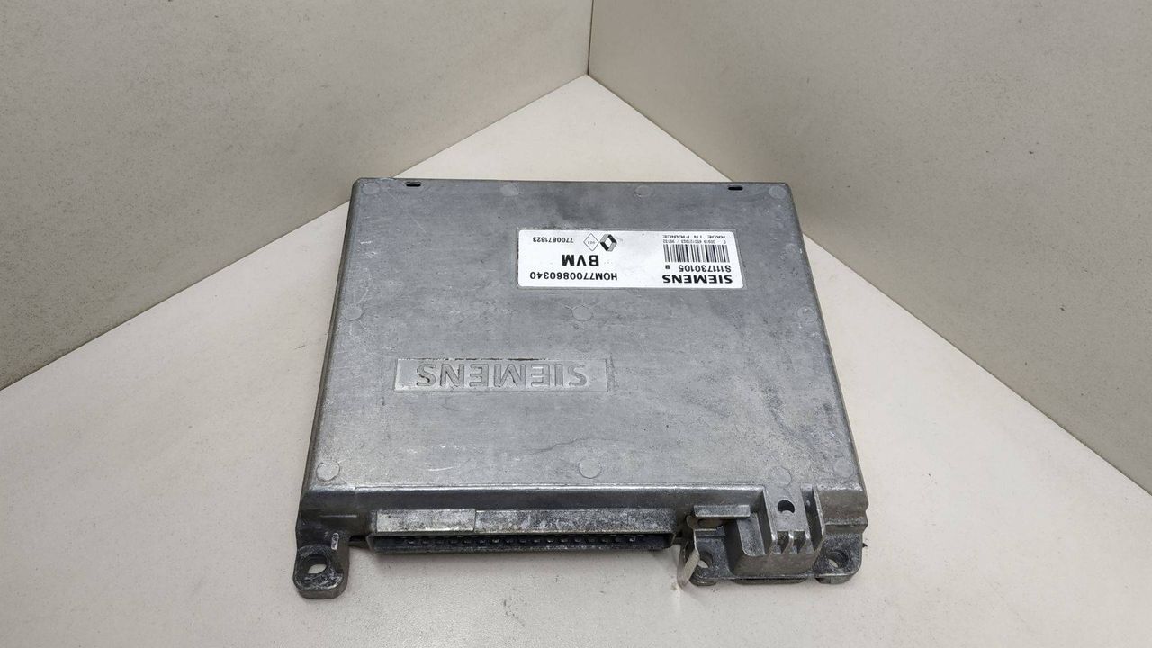 блок управления двигателем Renault Megane 1 поколение 1996, SIEMENS, BVM, 7700871823, HOM7700860340, S111730105B - фото №1