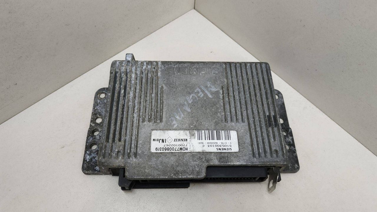 блок управления двигателем Renault Scenic 1 поколение 1998, 7700102267, HOM7700860319, S105300103C - фото №1