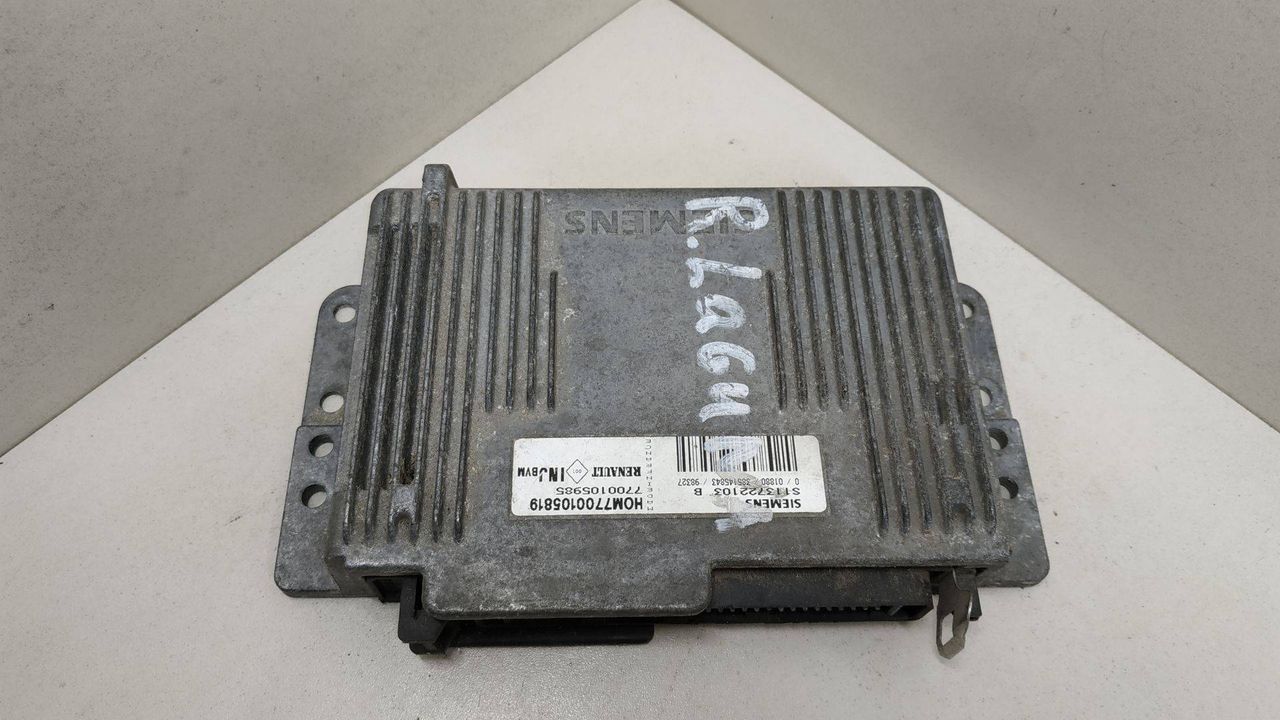блок управления двигателем Renault Scenic 1 поколение 1998, 7700102267, HOM7700860319, S105300103B - фото №1