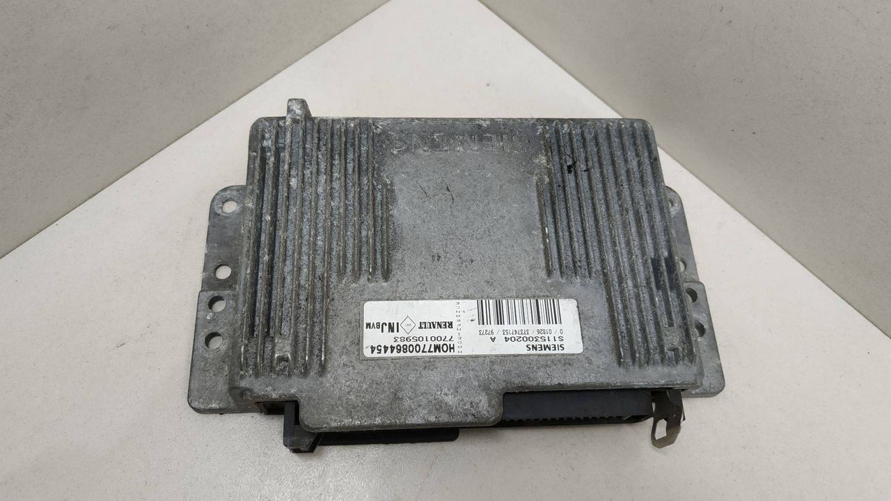 блок управления двигателем Renault Laguna 1 поколение 1996, HOM7700864454, 7700105983, S115300204A - фото №1