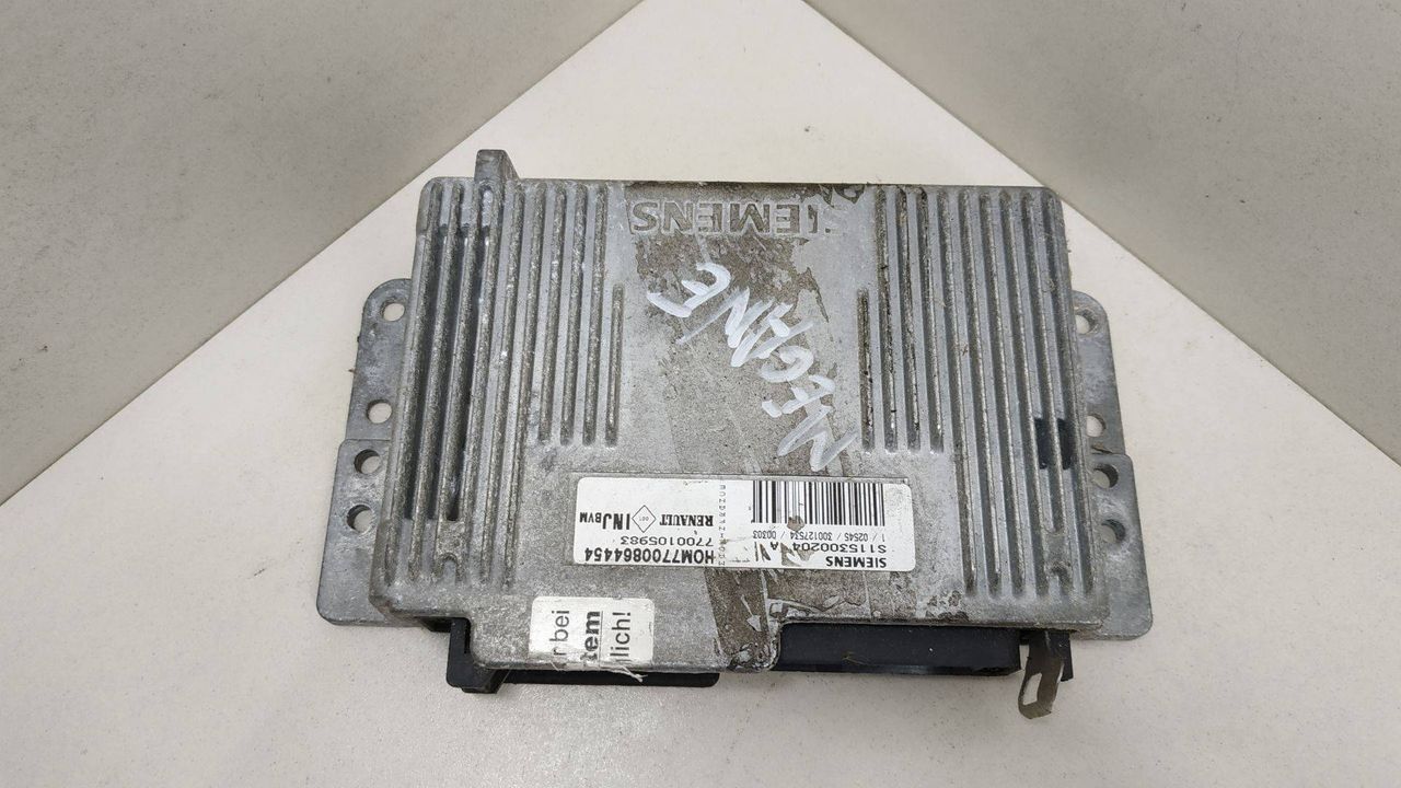 блок управления двигателем Renault Laguna 1 поколение 1996, HOM7700864454, 7700105983, S115300204A - фото №1