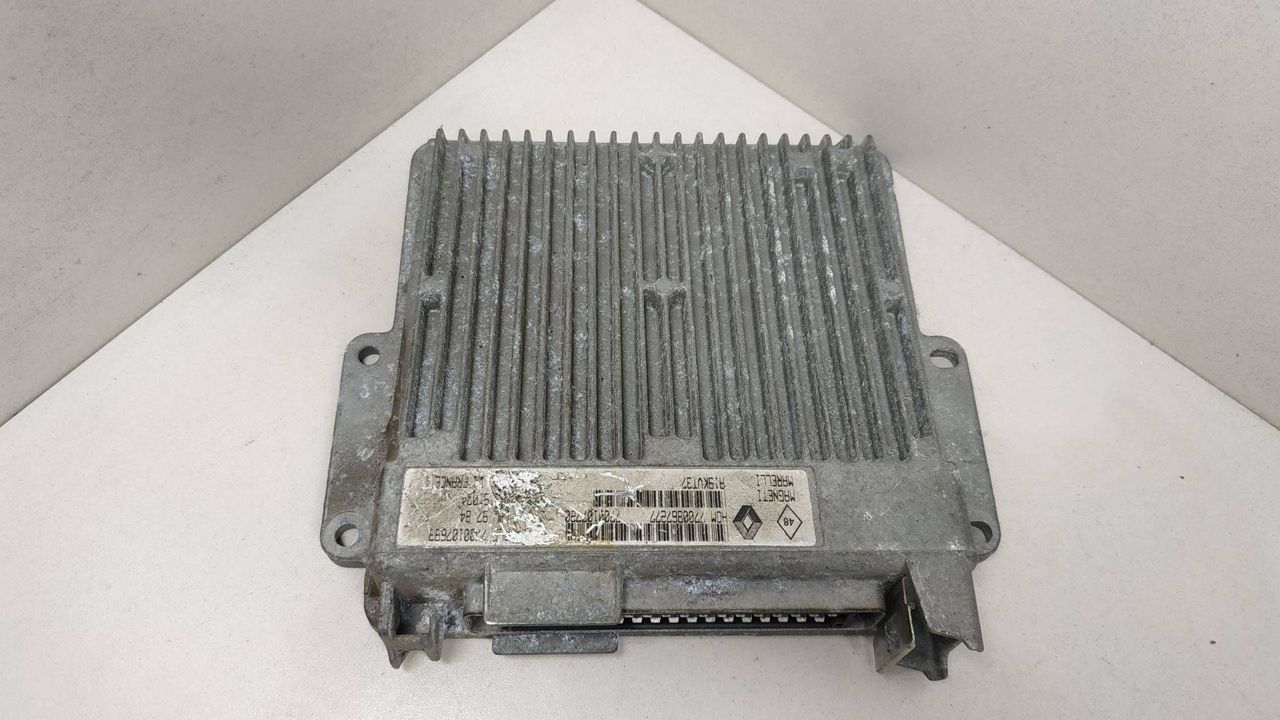блок управления двигателем Renault Clio 1 поколение 1995, 7700867277, 7700107720, A19KKVT37 - фото №1
