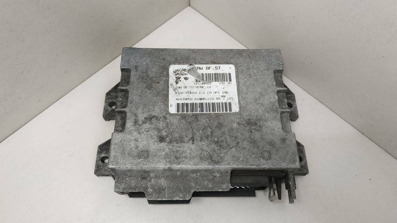 блок управления двигателем Fiat Punto 2 поколение 2001, 1.2 л., IAW8F.5S, 46439052, 61600.218.09 - фото №1