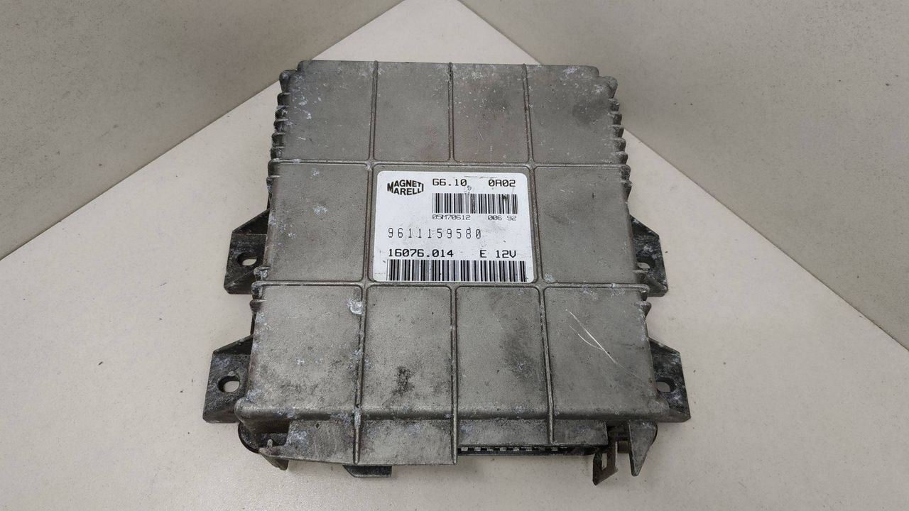 блок управления двигателем Citroen ZX 1 поколение 1994, 9611159580, 16076.014, 05M70612 - фото №1
