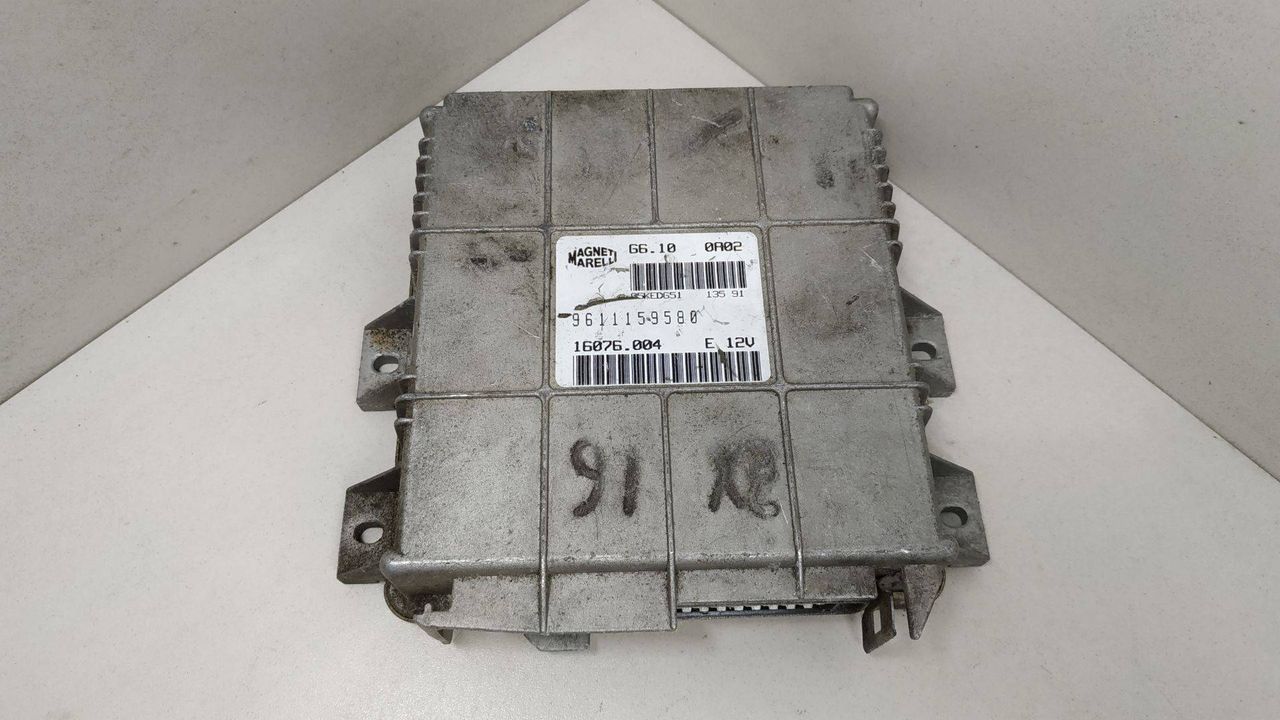 блок управления двигателем Citroen ZX 1 поколение 1995, 9611159580, 16076.004, G6.100A02 - фото №1