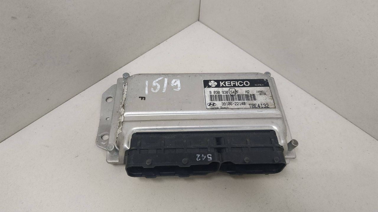 блок управления двигателем Hyundai Getz 1 поколение 2005, 1.3 л., 9030930542F, 3910622140 - фото №1