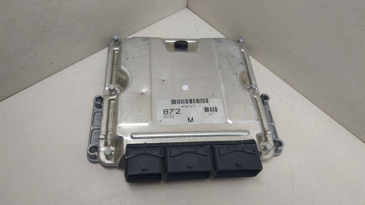 блок управления двигателем Mitsubishi Space Star 1 поколение 1999, 1.9 л., дизель, 0281010438, HOM8200066001, 8200058052 - фото №1
