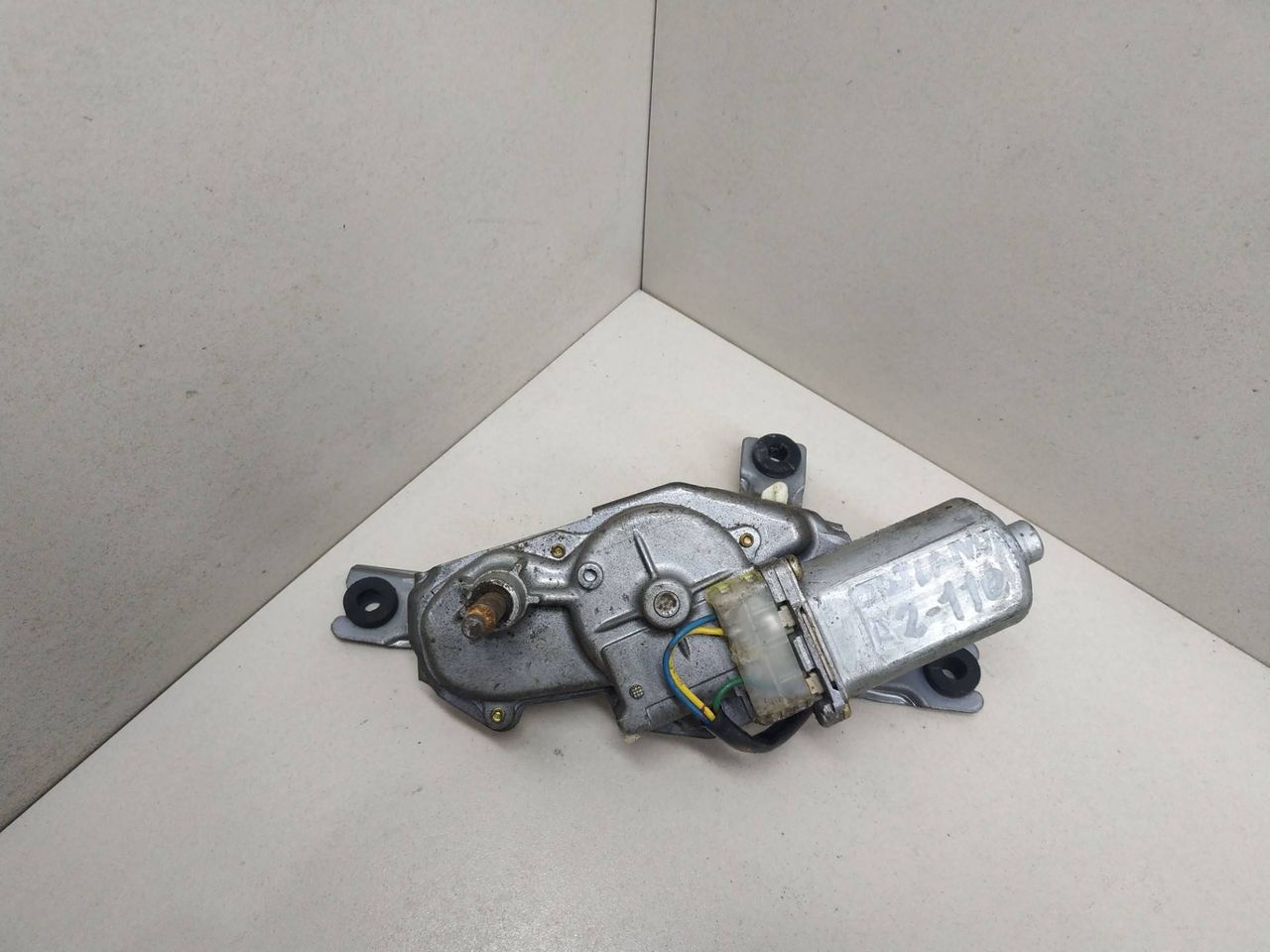 моторчик заднего стеклоочистителя (дворника) Mitsubishi Outlander 1 поколение 2006, DENSO, 159200-5733 - фото №1