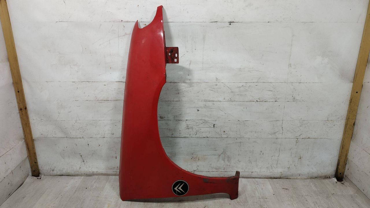 крыло переднее правое Citroen Saxo 1 поколение S0 1998, 1.0 л., i, CDY (TU9M), бензин, 5МКПП, красный, хетчбэк 3 дв., передний привод, 7841J0 - фото №1
