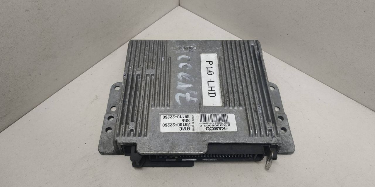 блок управления двигателем Hyundai Accent 1 поколение (X3) 1996, 1.3 л., бензин, 39100-22260, 39110-22260, K103300003C - фото №1