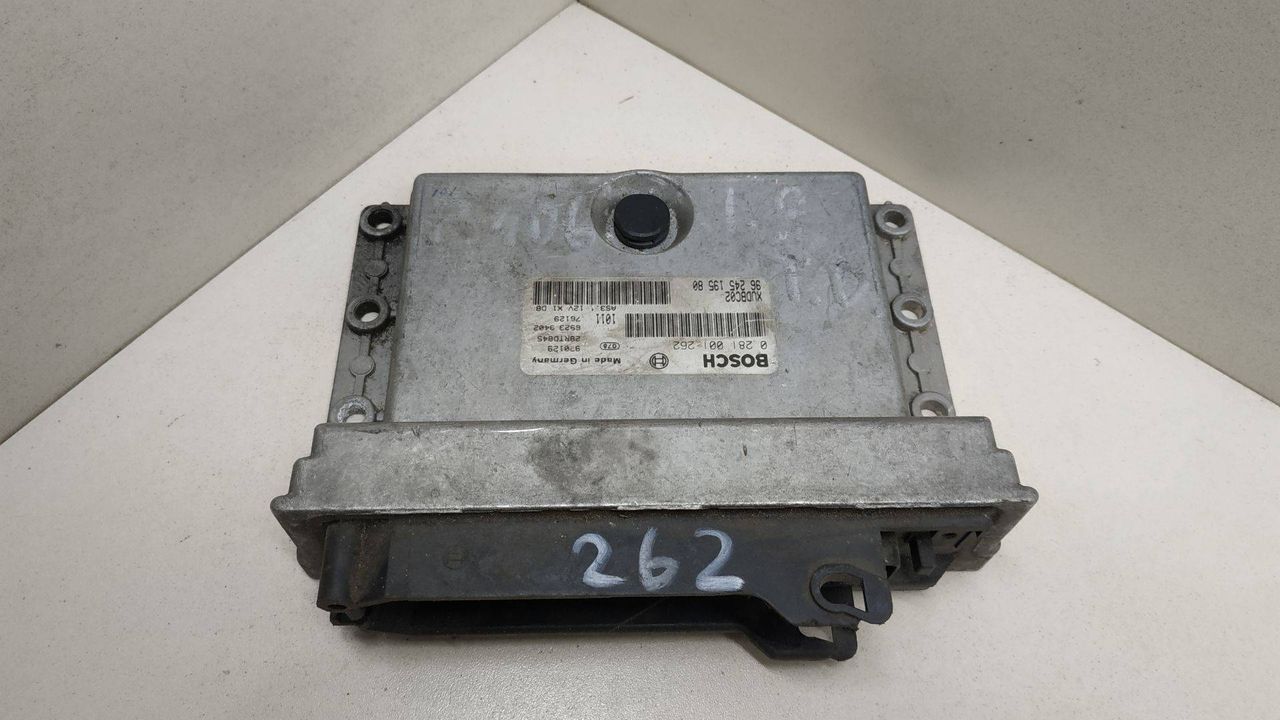 блок управления двигателем Peugeot 406 1 поколение 1997, 1.9 л., дизель, 0281001262, 9624519580, XUDBC02 - фото №1