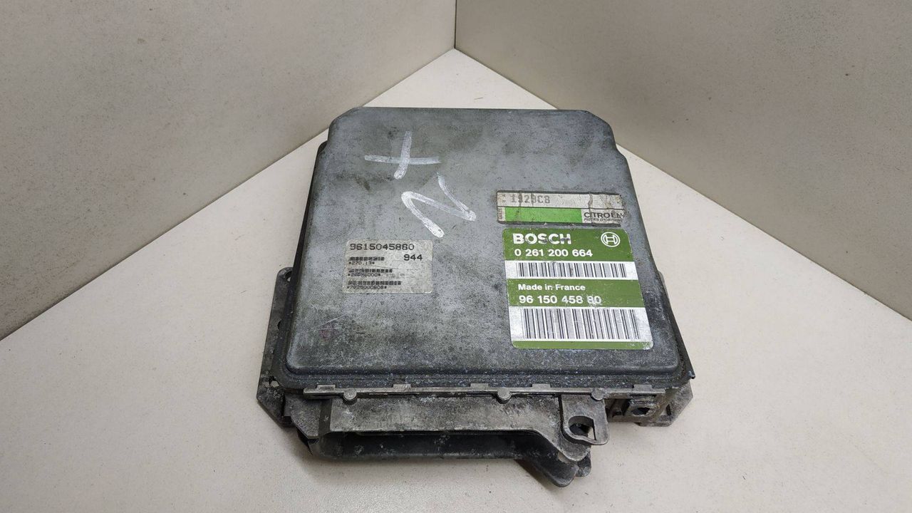 блок управления двигателем Citroen Xantia 1 поколение 1997, 1.8 л., бензин, 0261200664, 9615045880 - фото №1
