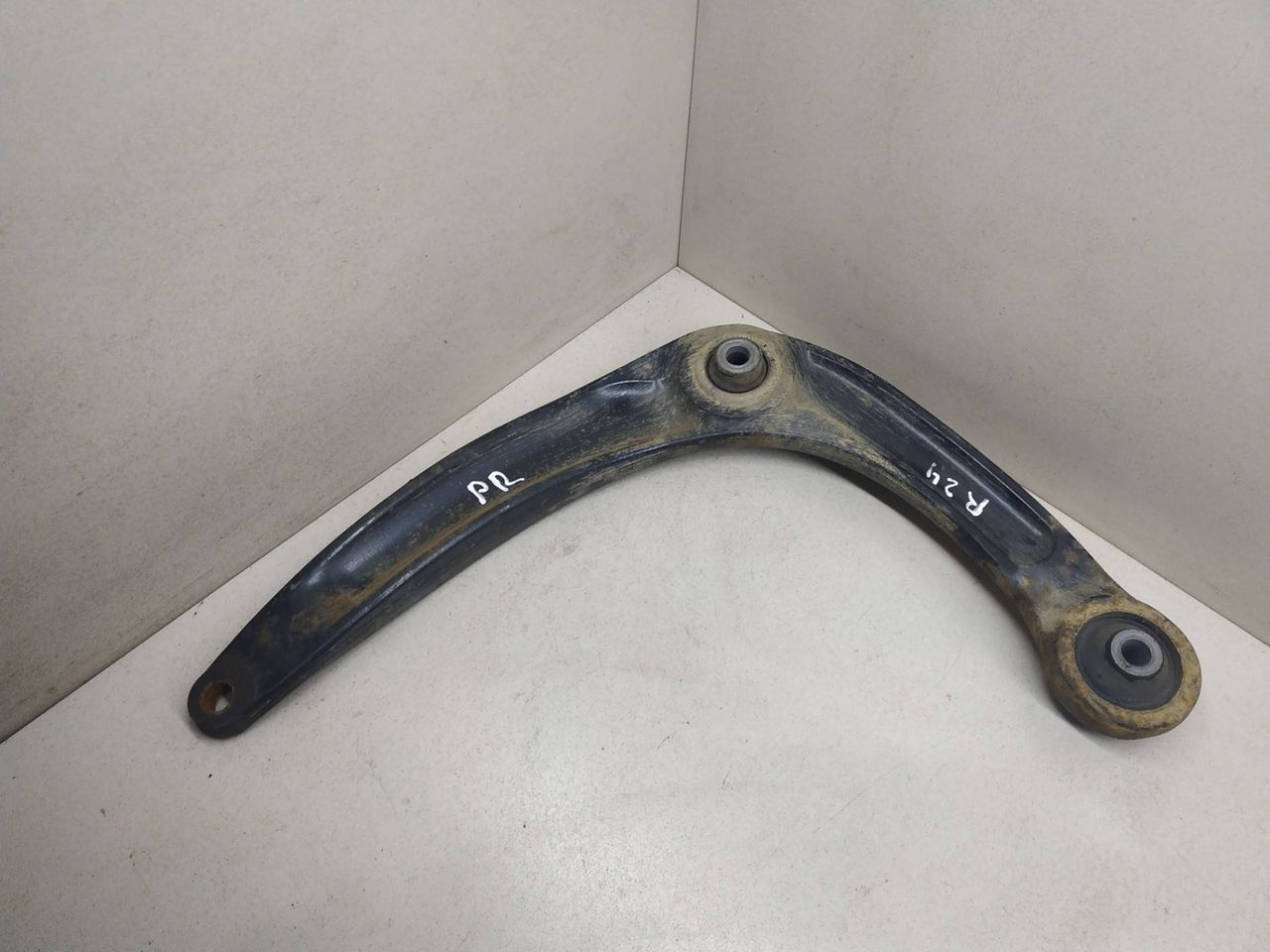рычаг передний правый Peugeot 308 1 T7 2007, 1.6 л., HDi, 9HZ (DV6TED4), дизель, 5МКПП, синий, хетчбэк 5 дв., передний привод, 3521R3 - фото №1