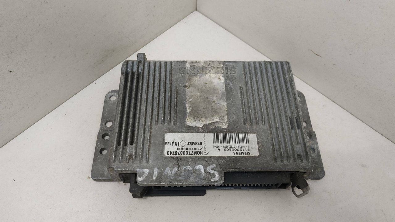 блок управления двигателем Renault 19 1 поколение 1990, 7700105984, 7700875743, S115300205A - фото №1