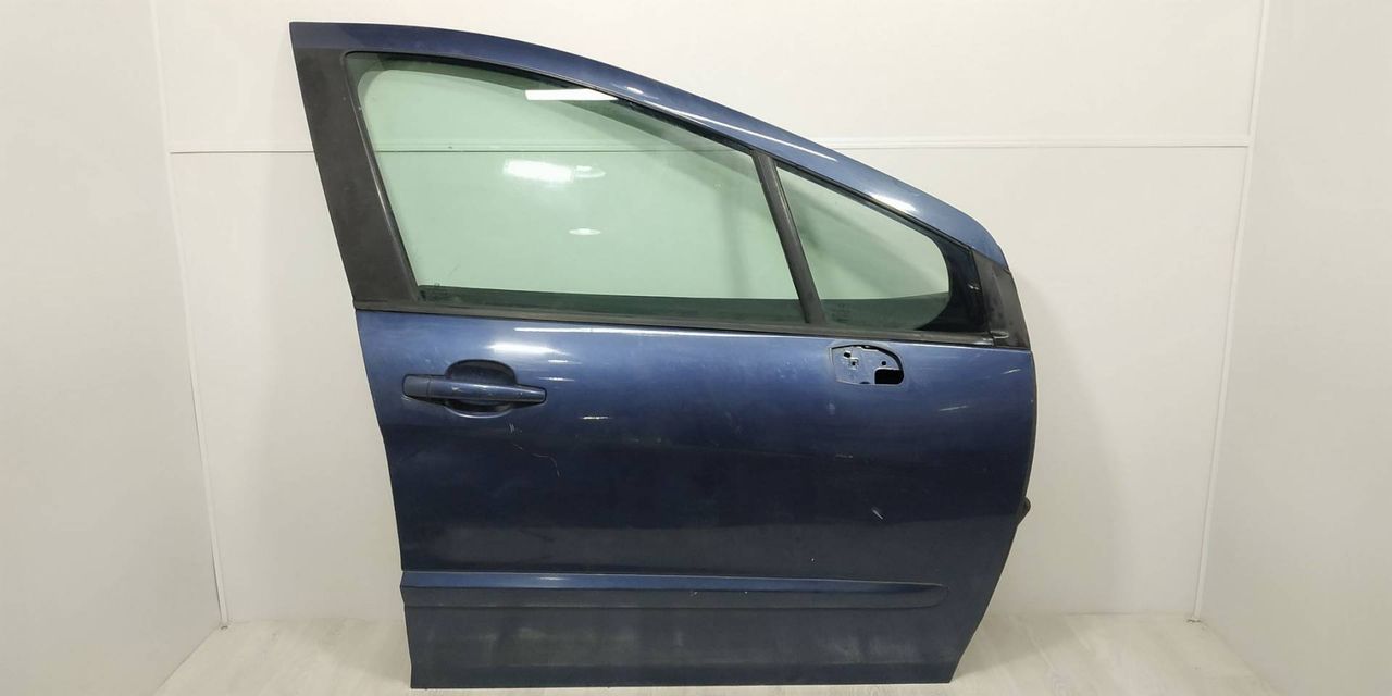 дверь передняя правая Peugeot 308 1 T7 2007, 1.6 л., HDi, 9HZ (DV6TED4), дизель, 5МКПП, синий, хетчбэк 5 дв., передний привод, 9004CC - фото №1