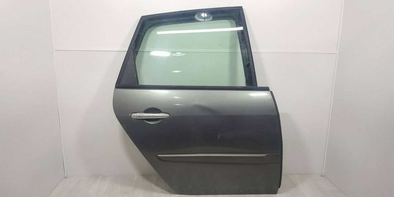 дверь задняя правая Renault Scenic 2 поколение JM0G 2005, 1.9 л., DCi, F9Q 812, дизель, 6МКПП, серый, минивэн, передний привод, 821005158R, 7751475409, 7751474834 - фото №1