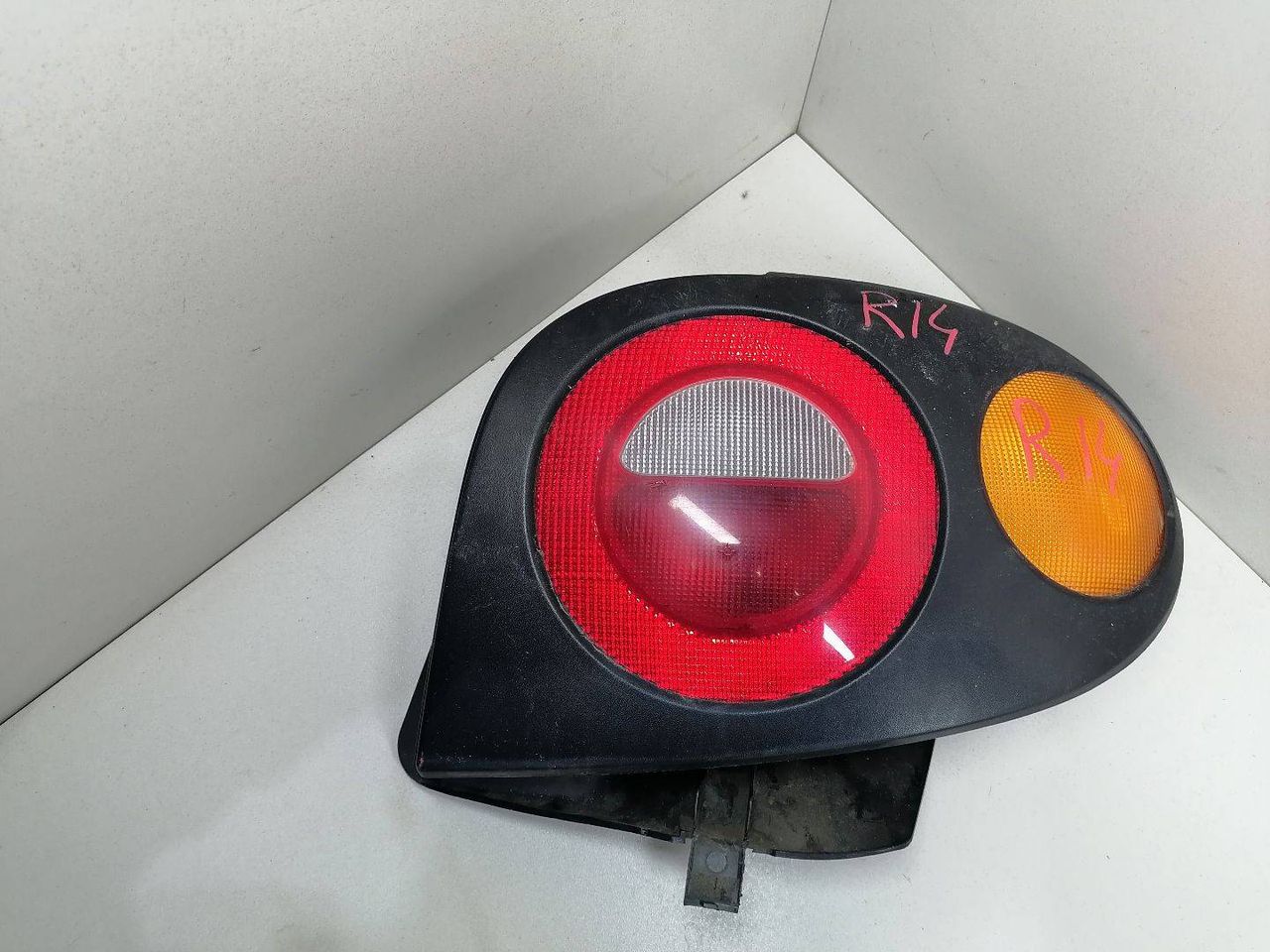 фонарь задний правый Renault Megane 1 поколение DA0F 1997, 1.6 л., i, K7M 702, бензин, 5МКПП, синий, купе, передний привод, 7701040606 - фото №1